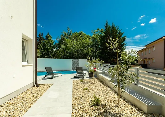 Appartamento Family-friendly With Swimming Pool Soline, Krk - 9715 *