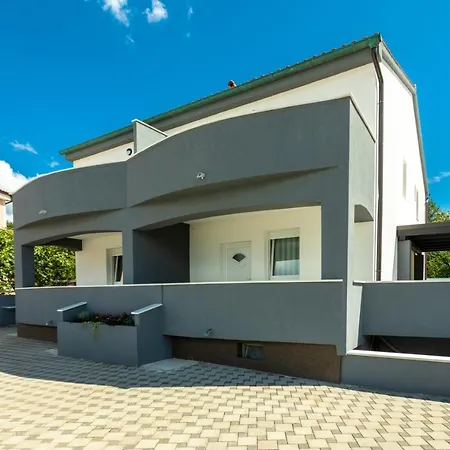 Apartman Family-friendly With Swimming Pool Soline, Krk - 9715 Dobrinj