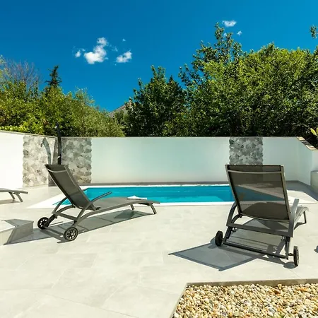 Apartman Family-friendly With Swimming Pool Soline, Krk - 9715 Dobrinj