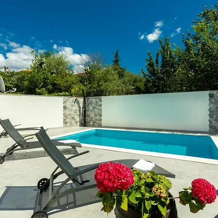 Family-friendly With Swimming Pool Soline, Krk - 9715