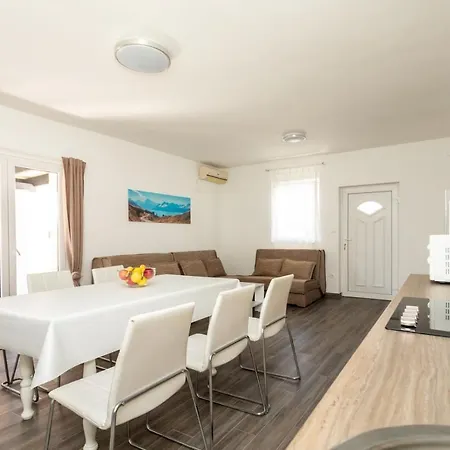 Family-friendly With Swimming Pool Soline, Krk - 9715 Apartman Dobrinj