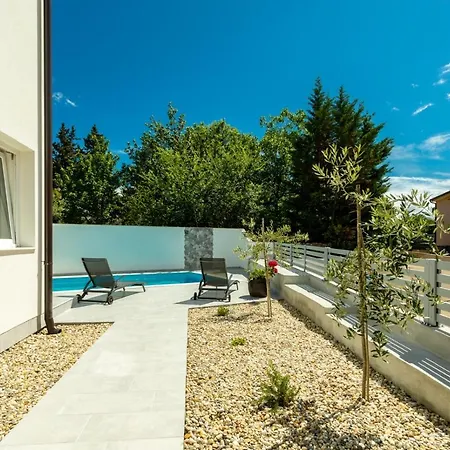 Apartman Family-friendly With Swimming Pool Soline, Krk - 9715 *