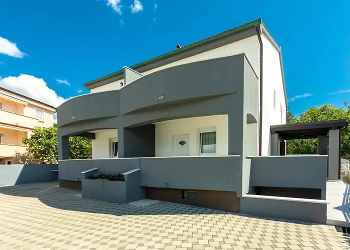 Apartment Family-friendly With Swimming Pool Soline, Krk - 9715 Dobrinj