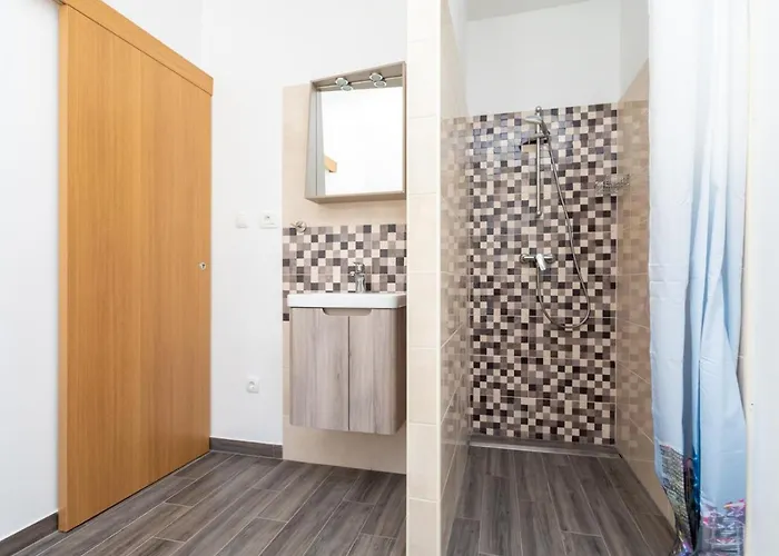 Apartment Family-friendly With Swimming Pool Soline, Krk - 9715 Dobrinj