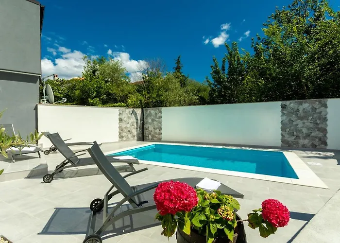 Family-friendly With Swimming Pool Soline, Krk - 9715